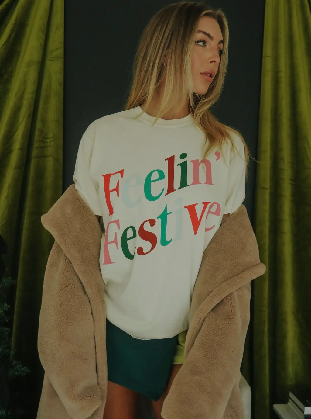 Feelin’ festive - cream t-shirt
