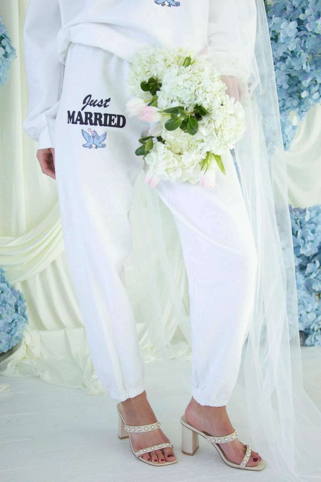 Just married sweatpants | Friday + Saturday | shop now | Tullyhaize