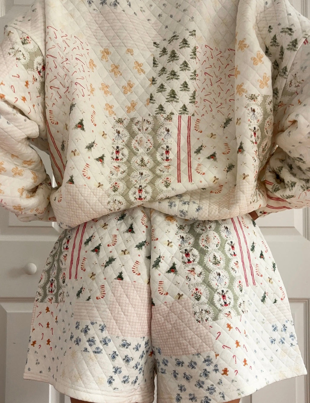 Christmas holiday quilted shorts | sunkissed coconut | shop now | tullyhaize
