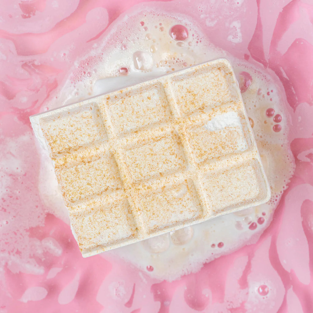 Champagne bath and shower bomb | candier | shop now | Tullyhaize